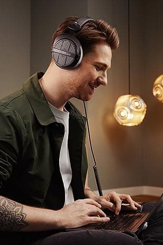 Beyerdynamic DT 990 Headphones image