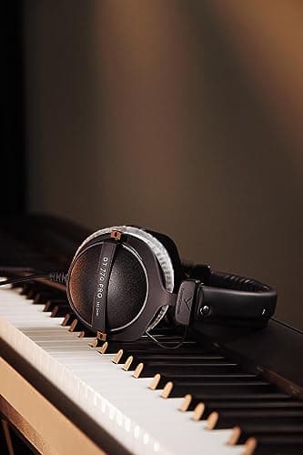 Beyerdynamic DT 770 PRO Headphones image