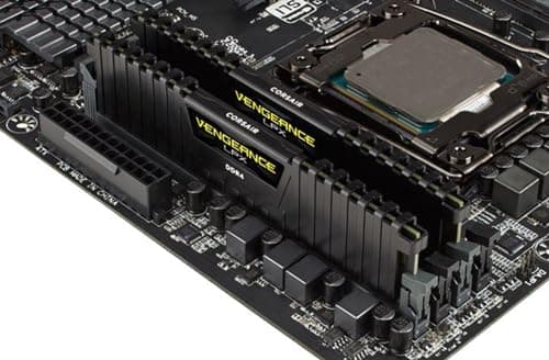 Corsair Vengeance LPX Black / Yellow DDR4-3600 CL18 32GB (2x16GB) image
