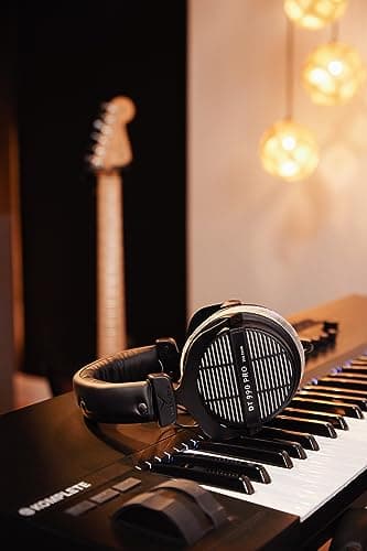 Beyerdynamic DT 990 Headphones image