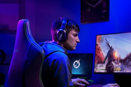 Razer Barracuda Pro 7.1 Channel Closed Headset image