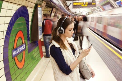 Bose AE2 Closed Headphones image