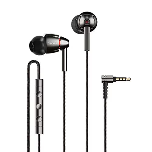 1MORE Quad Driver In-Ear Closed Headphones With Microphone image