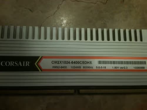 Corsair XMS2 Black / White DDR2-800 CL5 2GB (2x1GB) image