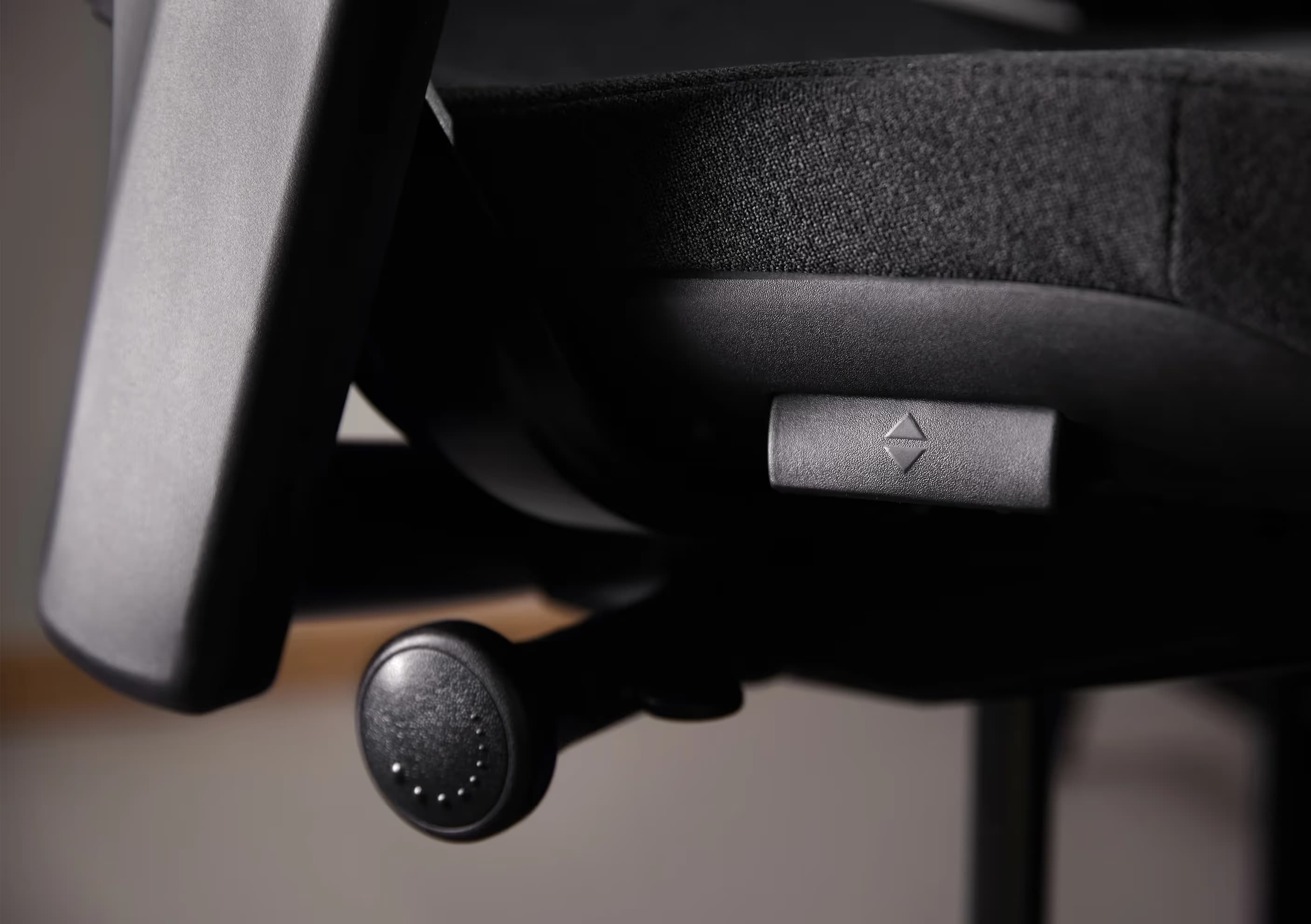 Elgato Embrace Ergonomic Studio Chair image