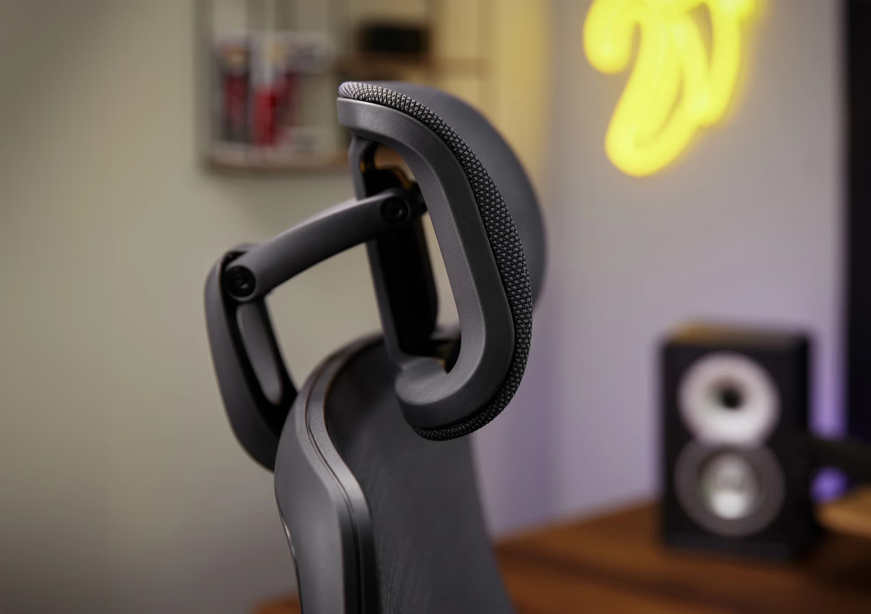 Elgato Embrace Ergonomic Studio Chair image