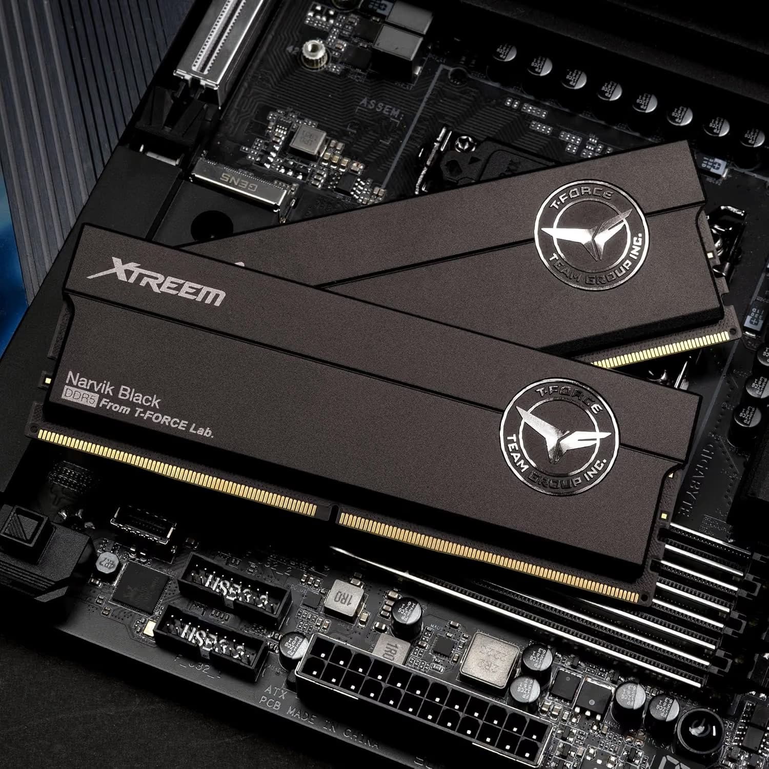 TEAMGROUP T-Force Xtreem DDR5-6400 CL32 32GB (2x16GB) image